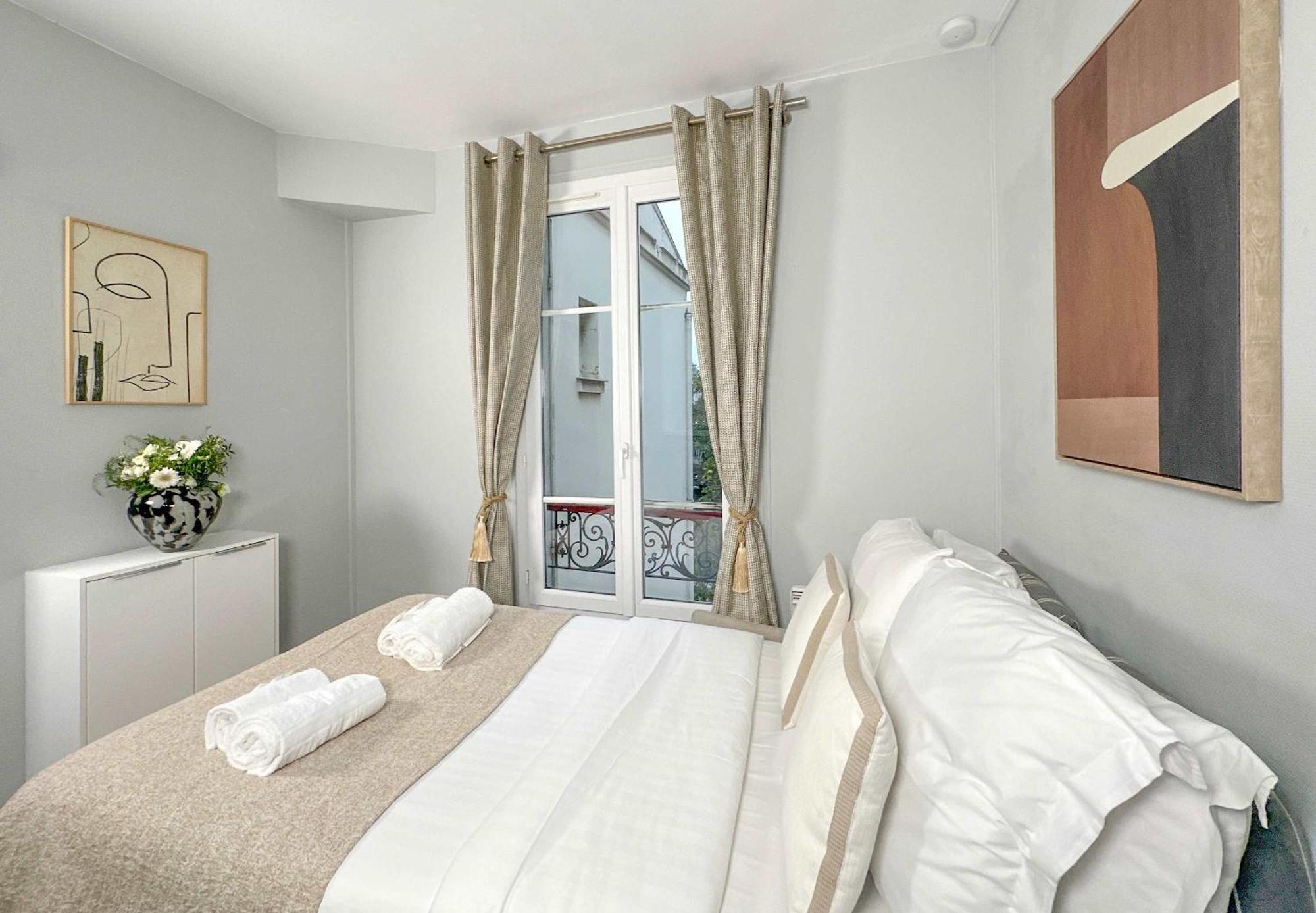 Eiffel Tower - For 4 Apartment