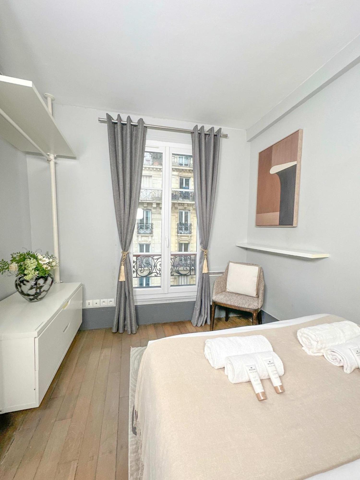 Apartment Eiffel Tower - For 4 Paris