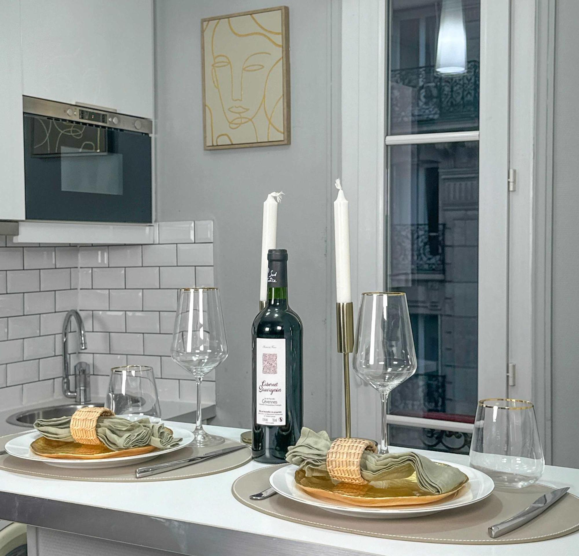 Eiffel Tower - For 4 *