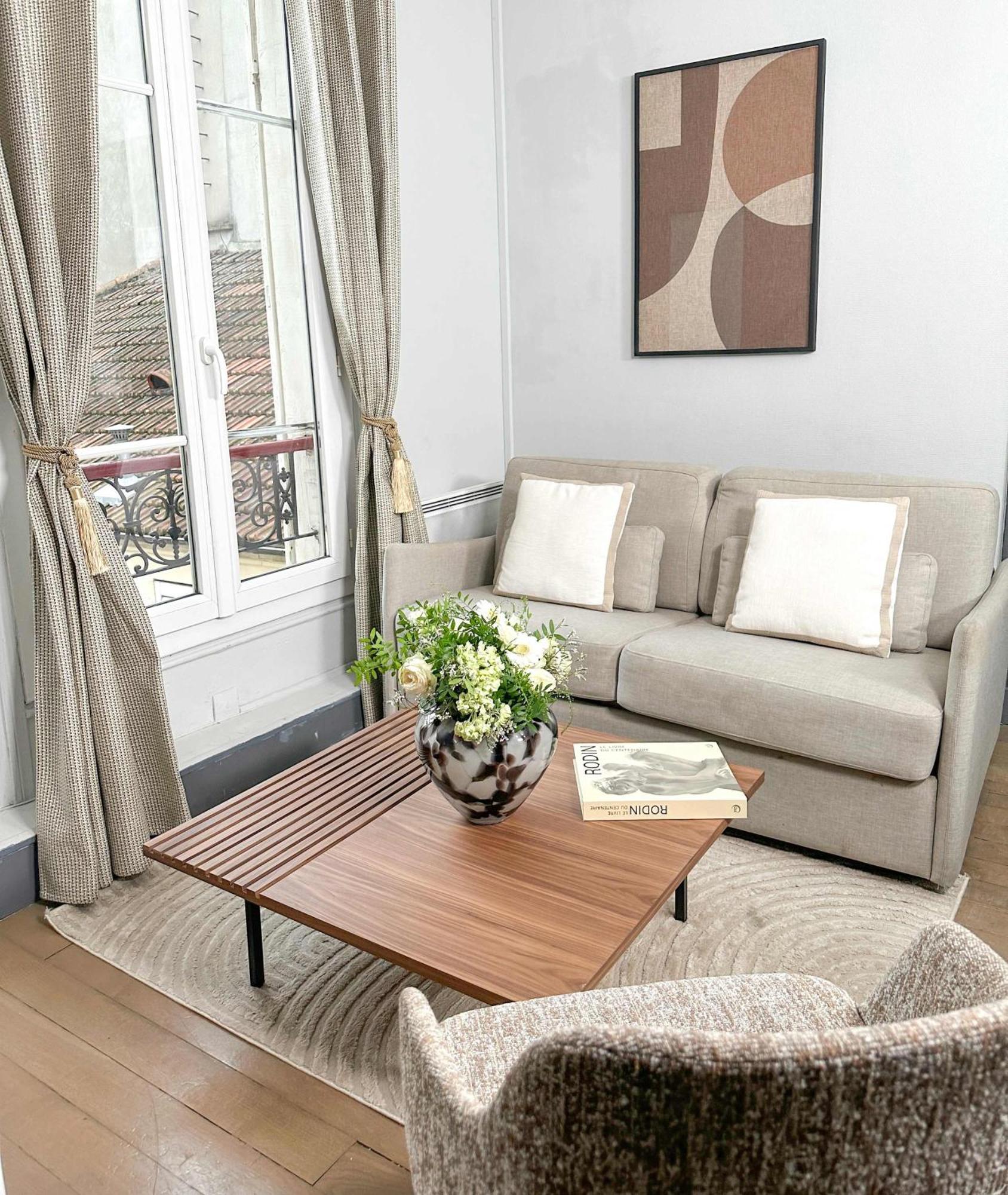 Eiffel Tower - For 4 Apartment